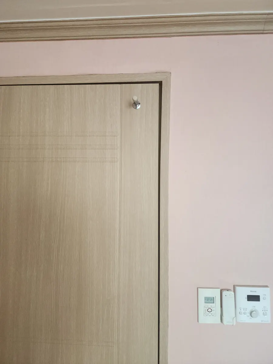 방문 처짐 수리 — 문틀과 나란해진 문 윗변