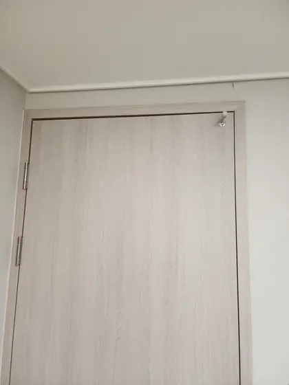문 안닫힘 수리 — 위쪽에 틈이 생긴 방문
